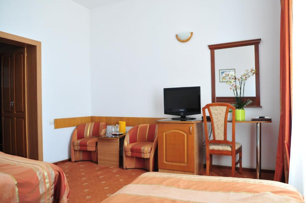 Hotel Emma Est Craiova Dış mekan fotoğraf