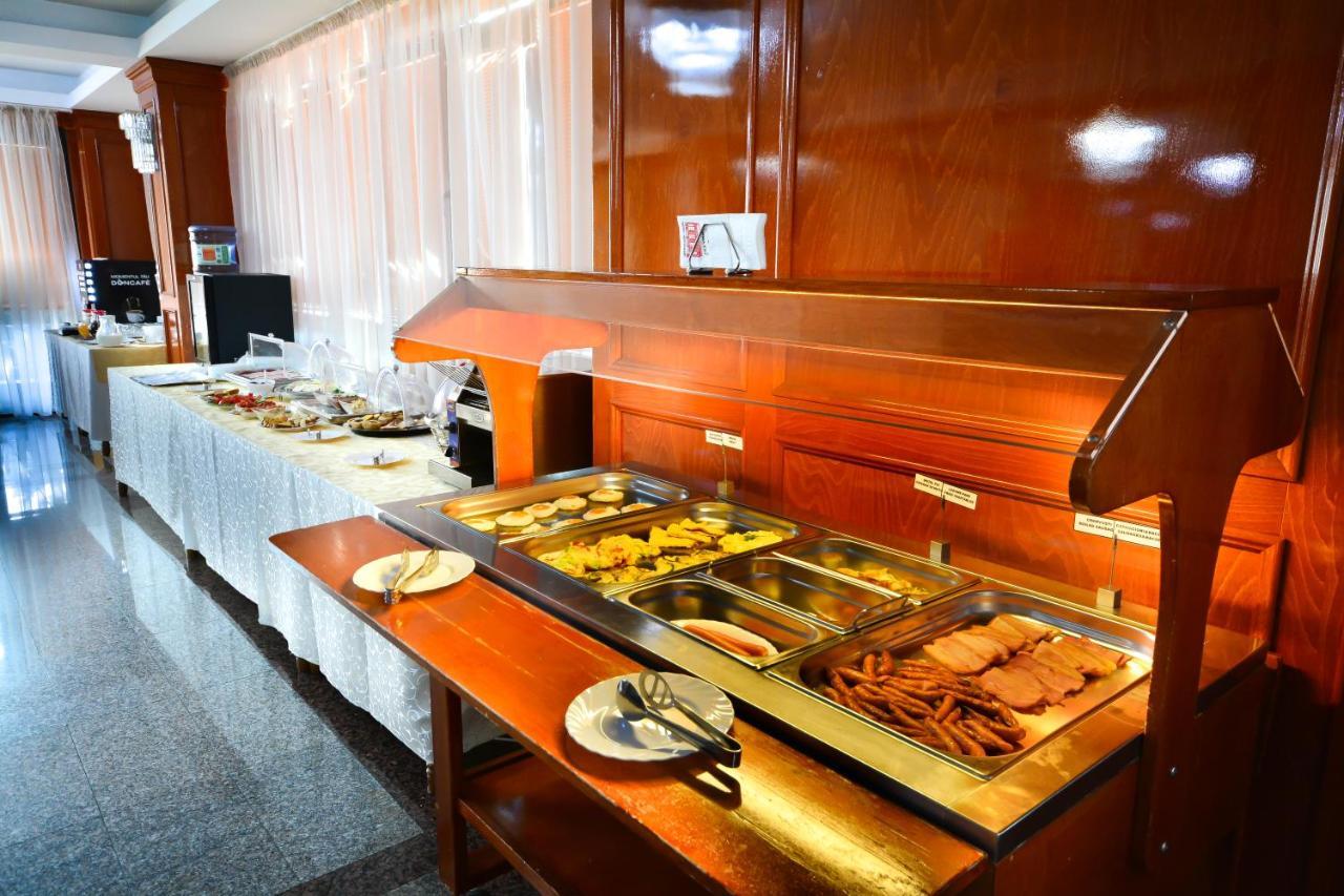Hotel Emma Est Craiova Dış mekan fotoğraf